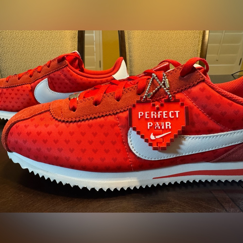 New Nike Cortez Valentines Day Heart Sneaker Shoes - Picture 3 of 16